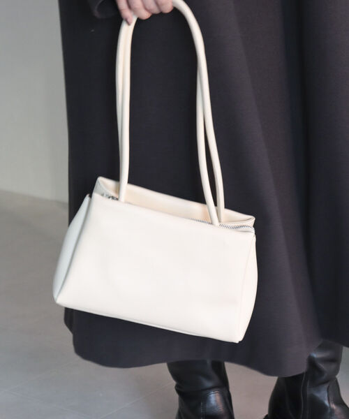 fredy emue（フレディエミュ）の「ロングハンドル3roomバッグ（ショルダーバッグ・レディース・ミント/オフホワイト/ブラック・FREE）」の17枚目の写真