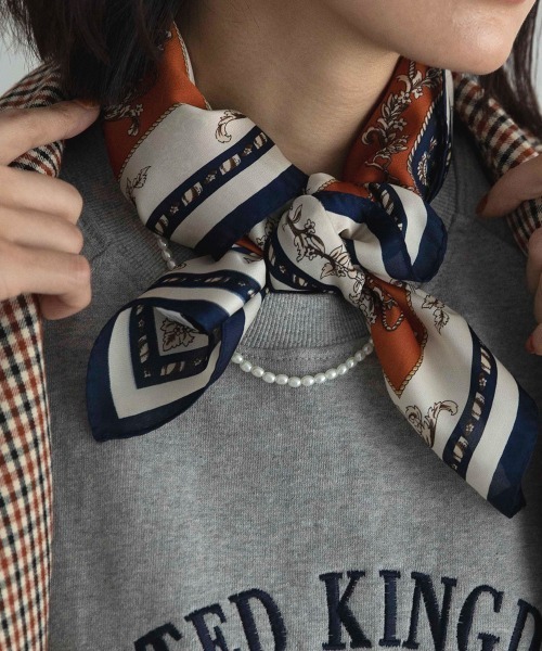 marjour（マージュール）の「VINTAGE LIKE SCARF（バンダナ/スカーフ・レディース・オレンジ・FREE）」の3枚目の写真