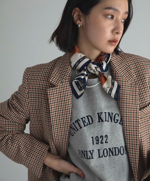 marjour（マージュール）の「VINTAGE LIKE SCARF（バンダナ/スカーフ・レディース・オレンジ・FREE）」の4枚目の写真