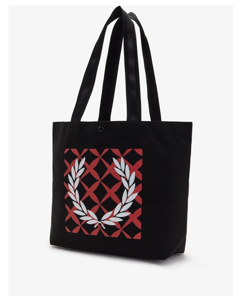 FRED PERRY（フレッドペリー）の「Cross Stitch Graphic Tote Bag（トートバッグ・メンズ・ブラック・ONE SIZE）」の6枚目の写真