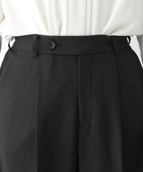 LEPSIM（レプシィム）の「キレイめタックテーパードパンツ　173170（スラックス・レディース・グリーン/ベージュ系その他/ブラック・MEDIUM/LARGE）」の5枚目の写真