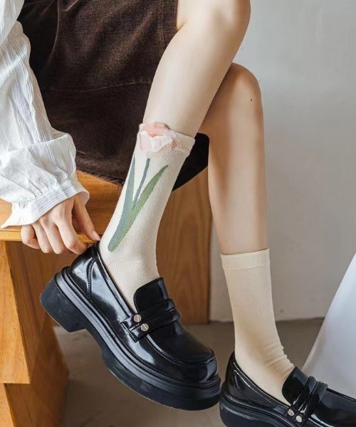 aimoha（アイモハ）の「チューリップ　立体編みソックス（ソックス/靴下・レディース・ライトベージュ/ベージュ系その他/グリーン/ブルー・FREE）」の3枚目の写真