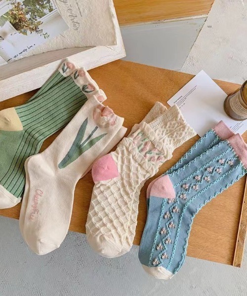 aimoha（アイモハ）の「チューリップ　立体編みソックス（ソックス/靴下・レディース・ライトベージュ/ベージュ系その他/グリーン/ブルー・FREE）」の10枚目の写真