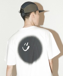 ISTKUNST | A'GEM/9 × .kom『ISTKUNST/イストクンスト』BLUR SMILEY BALL TEE/スマイルボール 半袖　カットソー(Tシャツ/カットソー)