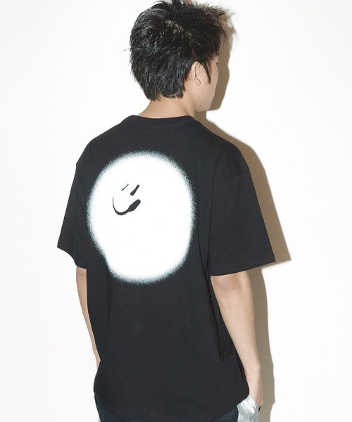 ISTKUNST（イストクンスト）の「A'GEM/9 × .kom『ISTKUNST/イストクンスト』BLUR SMILEY BALL TEE/スマイルボール 半袖　カットソー（Tシャツ/カットソー・メンズ・ブラック/ホワイト・M/L）」の7枚目の写真