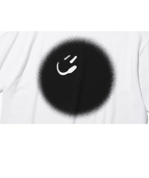 ISTKUNST（イストクンスト）の「A'GEM/9 × .kom『ISTKUNST/イストクンスト』BLUR SMILEY BALL TEE/スマイルボール 半袖　カットソー（Tシャツ/カットソー・メンズ・ブラック/ホワイト・M/L）」の18枚目の写真
