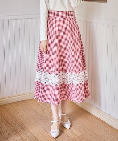 tocco closet（トッコ　クローゼット）の「レース装飾ギンガムチェックフレアスカート（スカート・レディース・ブラック/レッド・M）」の2枚目の写真