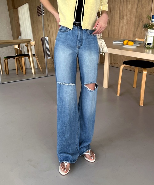 by muni:r(バイ ムニール)の「ダメージカットワイドデニム(デニムパンツ・レディース・ブルー・SMALL/MEDIUM)」の13枚目の写真