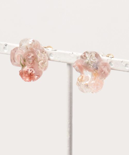 tone（トーン）の「【Riko】淡水パール×小粒ドロップピアス(MA)（ピアス（両耳用）・レディース・ブラック/グリーン/イエロー/ピンク・FREE）」の4枚目の写真