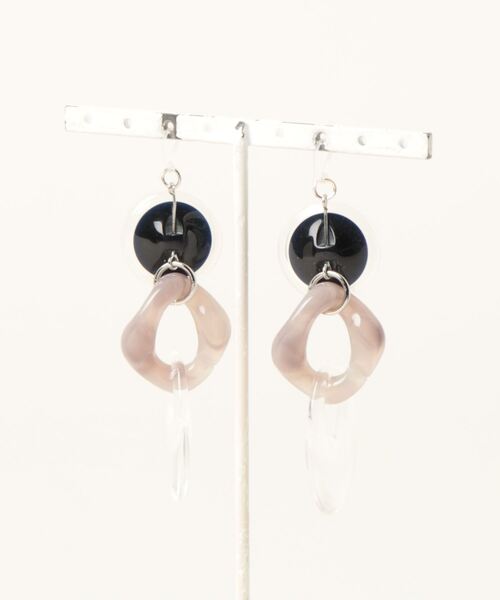 tone（トーン）の「【Astyle】アンティークボタン×アクリルチェーン樹脂ピアス(MA)（ピアス（両耳用）・レディース・クリア・FREE）」の4枚目の写真
