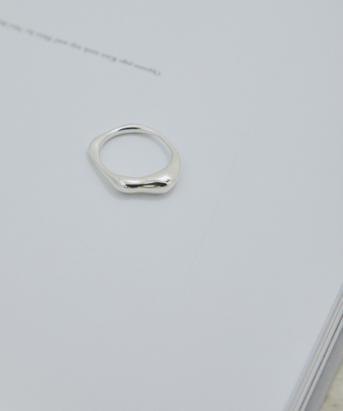 SALON adam et rope'(サロン アダム エ ロペ)の「Silverカービーリング(リング・レディース・シルバー・FREE)」の1枚目の写真