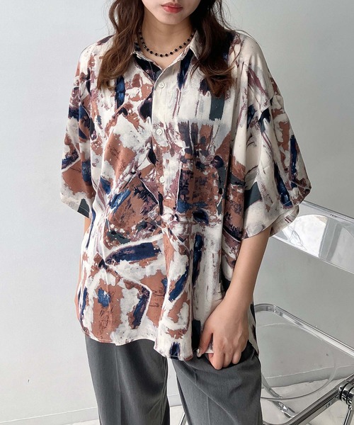 AS KNOW AS plus（アズノゥアズプラス）の「♪着回して半袖ビッグシャツ（シャツ/ブラウス・レディース・ベージュ系/ホワイト系/ブラック系/ホワイト系1/ブルー系/ブルー系1/ホワイト系2/ベージュ系1/サックスブルー系/ピンク系/ブラック系1/ブラック系2/ブラック系3/ブルー系2/グリーン系/イエロー系/ベージュ系2/ブルー系3/ブラック系4/ブルー系4/ホワイト系3/ホワイト系その他/ブルー系その他/ブラウン系/ネイビー系・FREE）」の11枚目の写真