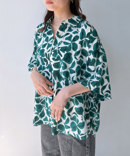 AS KNOW AS plus（アズノゥアズプラス）の「♪着回して半袖ビッグシャツ（シャツ/ブラウス・レディース・ベージュ系/ホワイト系/ブラック系/ホワイト系1/ブルー系/ブルー系1/ホワイト系2/ベージュ系1/サックスブルー系/ピンク系/ブラック系1/ブラック系2/ブラック系3/ブルー系2/グリーン系/イエロー系/ベージュ系2/ブルー系3/ブラック系4/ブルー系4/ホワイト系3/ホワイト系その他/ブルー系その他/ブラウン系/ネイビー系・FREE）」の15枚目の写真