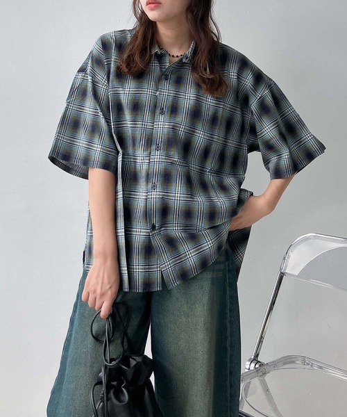 AS KNOW AS plus（アズノゥアズプラス）の「♪着回して半袖ビッグシャツ（シャツ/ブラウス・レディース・ベージュ系/ホワイト系/ブラック系/ホワイト系1/ブルー系/ブルー系1/ホワイト系2/ベージュ系1/サックスブルー系/ピンク系/ブラック系1/ブラック系2/ブラック系3/ブルー系2/グリーン系/イエロー系/ベージュ系2/ブルー系3/ブラック系4/ブルー系4/ホワイト系3/ホワイト系その他/ブルー系その他/ブラウン系/ネイビー系・FREE）」の17枚目の写真