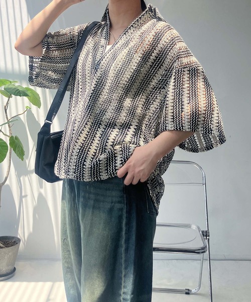 AS KNOW AS plus（アズノゥアズプラス）の「♪着回して半袖ビッグシャツ（シャツ/ブラウス・レディース・ベージュ系/ホワイト系/ブラック系/ホワイト系1/ブルー系/ブルー系1/ホワイト系2/ベージュ系1/サックスブルー系/ピンク系/ブラック系1/ブラック系2/ブラック系3/ブルー系2/グリーン系/イエロー系/ベージュ系2/ブルー系3/ブラック系4/ブルー系4/ホワイト系3/ホワイト系その他/ブルー系その他/ブラウン系/ネイビー系・FREE）」の2枚目の写真