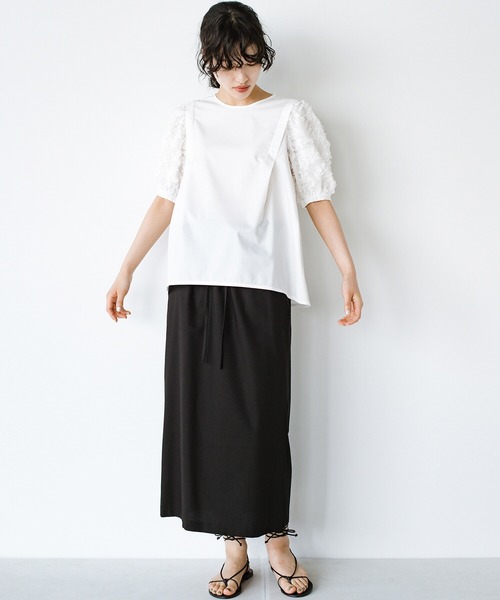 haco!（ハコ）の「光をきれいに反射する白ブラウスで常に美白効果を狙う！ぽわんがかわいい袖異素材ブラウス（シャツ/ブラウス・レディース・オフホワイト・SMALL/MEDIUM/LARGE/X-LARGE）」の7枚目の写真