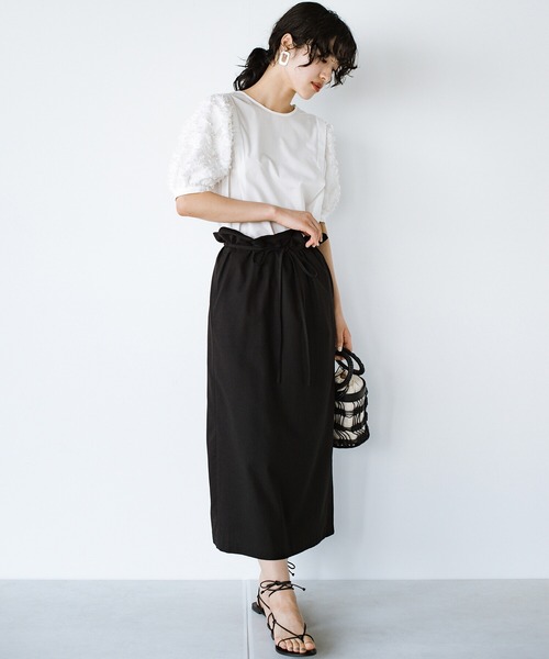 haco!（ハコ）の「光をきれいに反射する白ブラウスで常に美白効果を狙う！ぽわんがかわいい袖異素材ブラウス（シャツ/ブラウス・レディース・オフホワイト・SMALL/MEDIUM/LARGE/X-LARGE）」の5枚目の写真