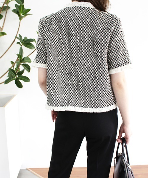 MODE ROBE（モードローブ）の「フリンジライン半袖ツイードジャケット（ノーカラージャケット・レディース・アイボリー/ブラック・FREE）」の6枚目の写真