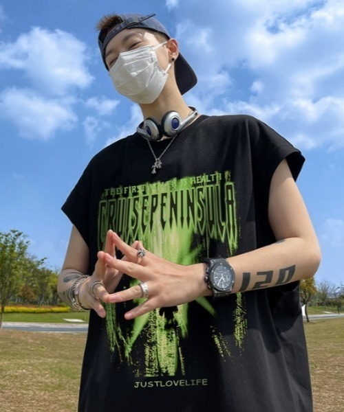 MGV(エムジーヴィー)の「バイカラープリントノースリーブ(タンクトップ・メンズ・ホワイト/ダークグレー/ブラウン/ブラック/ベージュ・X-LARGE/LARGE/MEDIUM)」の16枚目の写真