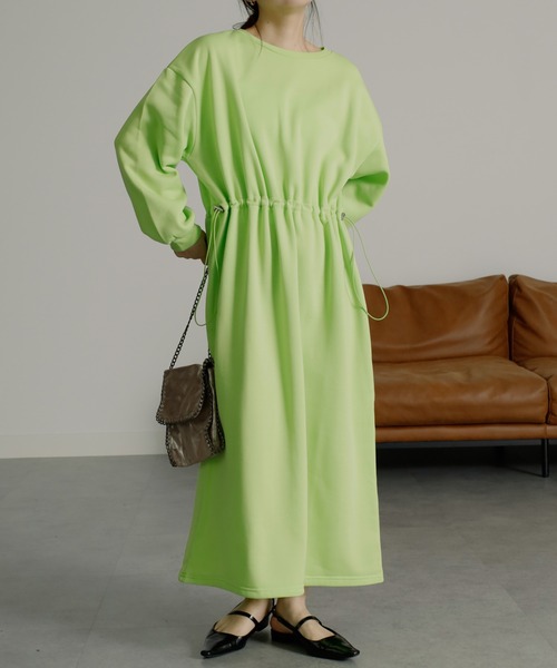 RANAN（ラナン）の「裏起毛/アンチピリング　ドロストスウェットライクワンピース（ワンピース・レディース・アイボリー/ブラック/ライム/アイボリー系1/ブルー系1/グレー系1/ブラック系1・L/LL/M）」の6枚目の写真