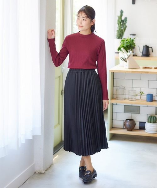 Honeys(ハニーズ)の「ランダムリブハイネックTシャツ(Tシャツ/カットソー・レディース・ダークグリーン/コーラルピンク/ネイビー/オフホワイト/ボルドー/ベージュ/ブラック・LL/S/M/L)」の15枚目の写真