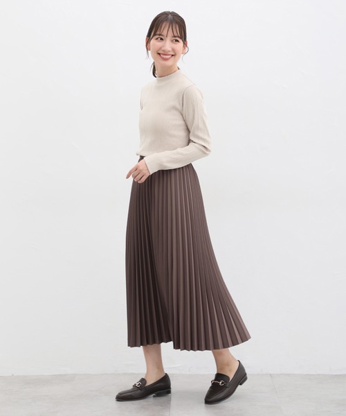 Honeys(ハニーズ)の「ランダムリブハイネックTシャツ(Tシャツ/カットソー・レディース・ダークグリーン/コーラルピンク/ネイビー/オフホワイト/ボルドー/ベージュ/ブラック・LL/S/M/L)」の20枚目の写真