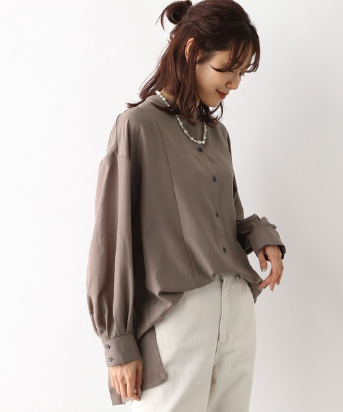 GLOBAL WORK(グローバルワーク)の「お手入れらくらくバックプリーツ長袖/966330(シャツ/ブラウス・レディース・ブラック/グレイッシュベージュ/モカ/グリーン系その他4・LARGE/MEDIUM)」の19枚目の写真