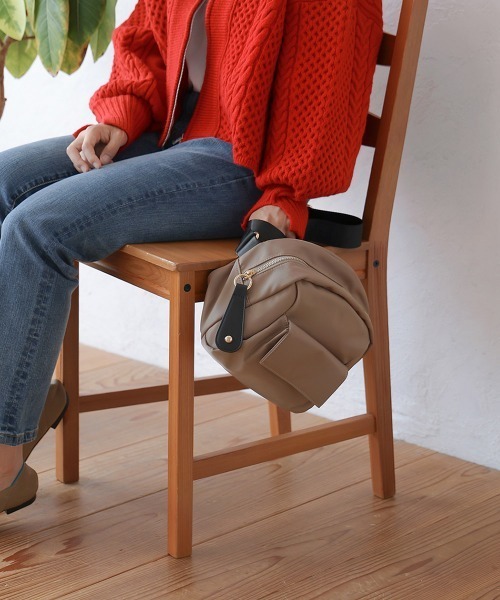 Bou Jeloud（ブージュルード）の「【はあちゅう×Bou Jeloud】ナイロンバッグ Large（ショルダーバッグ・レディース・モカ/ブルーグリーン/アイボリー/ブラック・ONESIZE）」の10枚目の写真