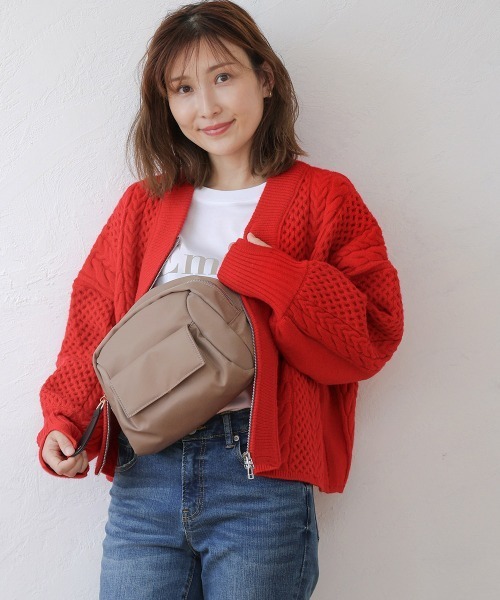 Bou Jeloud（ブージュルード）の「【はあちゅう×Bou Jeloud】ナイロンバッグ Large（ショルダーバッグ・レディース・モカ/ブルーグリーン/アイボリー/ブラック・ONESIZE）」の8枚目の写真
