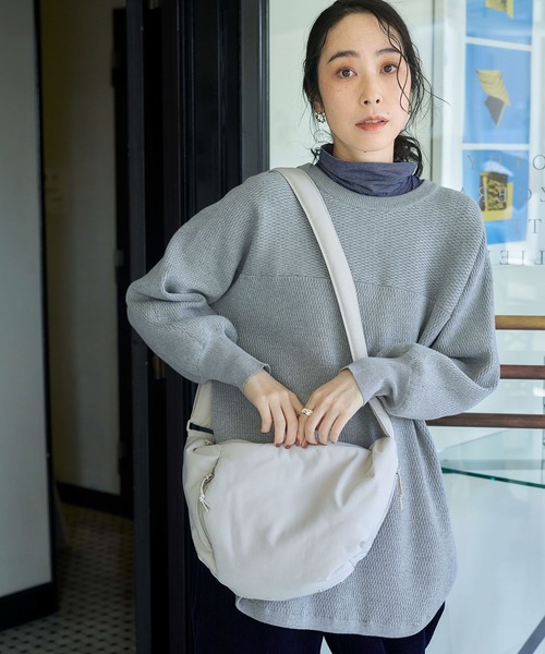 studio CLIP（スタディオクリップ）の「軽いナイロン中綿ショルダーバッグ2（ショルダーバッグ・レディース・アイボリー/ブラウン/ブラック/オリーブ/ブルー・FREE）」の4枚目の写真