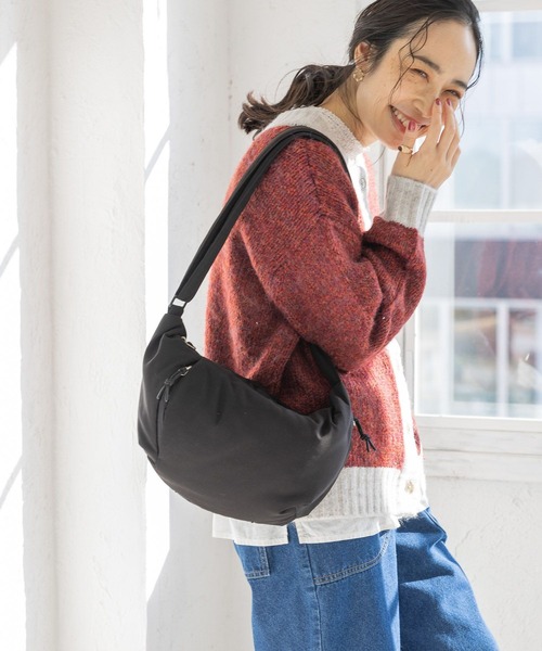 studio CLIP（スタディオクリップ）の「軽いナイロン中綿ショルダーバッグ2（ショルダーバッグ・レディース・アイボリー/ブラウン/ブラック/オリーブ/ブルー・FREE）」の17枚目の写真