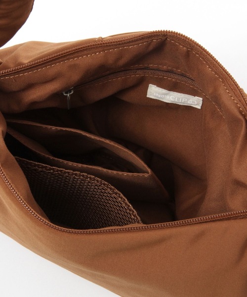 studio CLIP（スタディオクリップ）の「軽いナイロン中綿ショルダーバッグ2（ショルダーバッグ・レディース・アイボリー/ブラウン/ブラック/オリーブ/ブルー・FREE）」の11枚目の写真