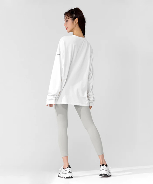 XEXYMIX（ゼクシィミックス）の「【XEXYMIX】ルーズフィット長袖Tシャツ（Tシャツ/カットソー・レディース・ホワイト/ブラック/グレー/ピンク・FREE）」の17枚目の写真