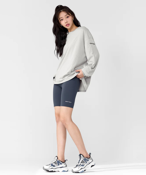 XEXYMIX（ゼクシィミックス）の「【XEXYMIX】ルーズフィット長袖Tシャツ（Tシャツ/カットソー・レディース・ホワイト/ブラック/グレー/ピンク・FREE）」の18枚目の写真