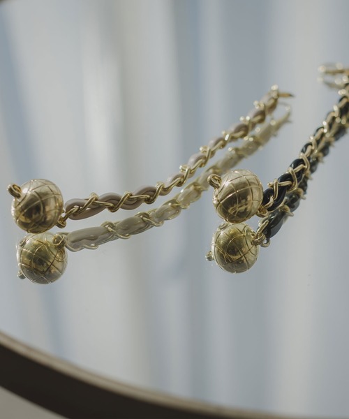 rectangle(レクタングル)の「キルティングチェーンバッグ(ショルダーバッグ・レディース・アイボリー/ブラック・FREE)」の4枚目の写真