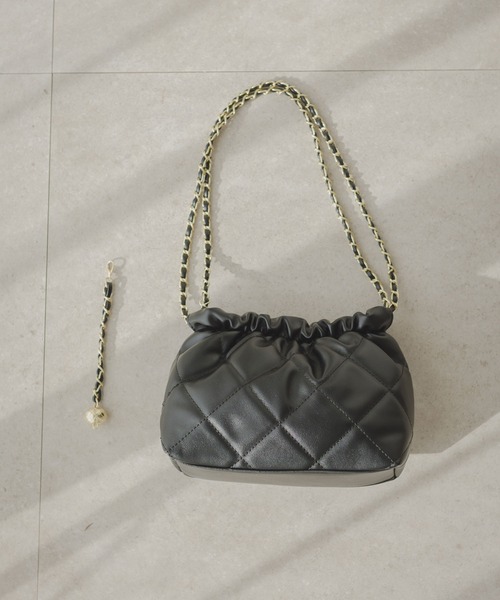 rectangle(レクタングル)の「キルティングチェーンバッグ(ショルダーバッグ・レディース・アイボリー/ブラック・FREE)」の12枚目の写真