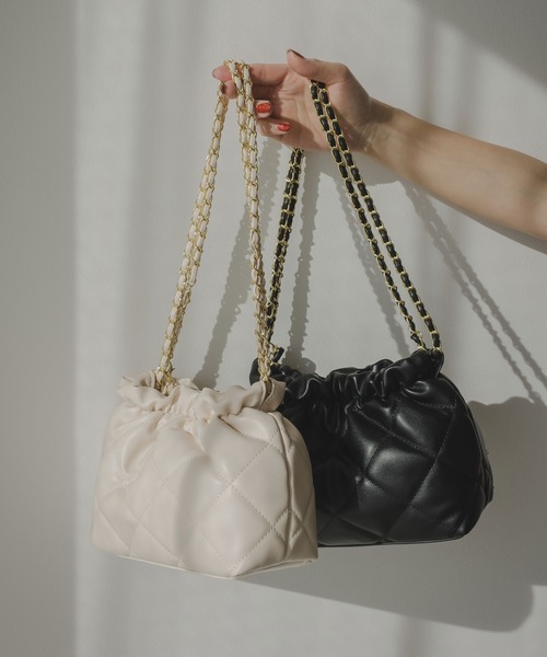 rectangle(レクタングル)の「キルティングチェーンバッグ(ショルダーバッグ・レディース・アイボリー/ブラック・FREE)」の13枚目の写真