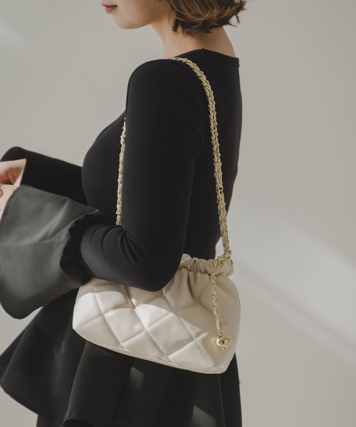 rectangle(レクタングル)の「キルティングチェーンバッグ(ショルダーバッグ・レディース・アイボリー/ブラック・FREE)」の8枚目の写真