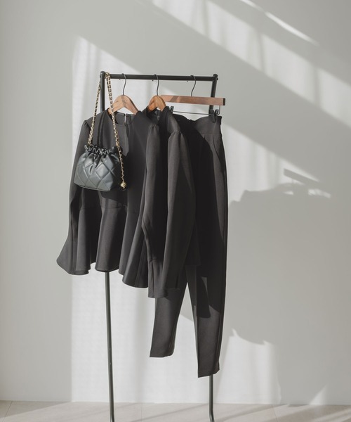 rectangle(レクタングル)の「キルティングチェーンバッグ(ショルダーバッグ・レディース・アイボリー/ブラック・FREE)」の6枚目の写真