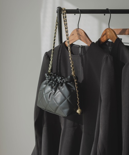 rectangle(レクタングル)の「キルティングチェーンバッグ(ショルダーバッグ・レディース・アイボリー/ブラック・FREE)」の17枚目の写真