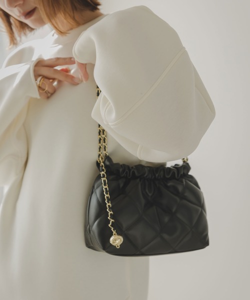 rectangle(レクタングル)の「キルティングチェーンバッグ(ショルダーバッグ・レディース・アイボリー/ブラック・FREE)」の3枚目の写真