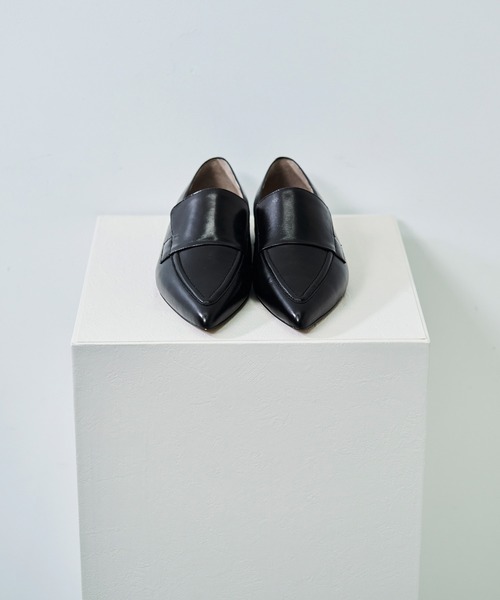ROPE'（ロペ）の「Alexandra Loafer （アレクサンドラ ローファー）【雑誌掲載】【メディア掲載】（パンプス・レディース・ブラック/キナリ・36/36.5/37/37.5）」の2枚目の写真