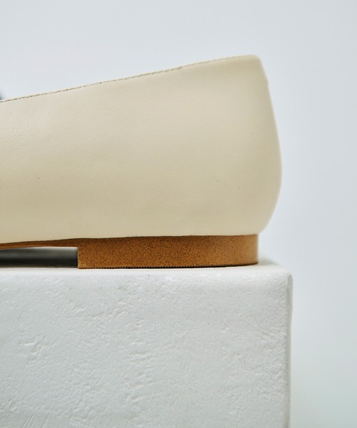 ROPE'（ロペ）の「Alexandra Loafer （アレクサンドラ ローファー）【雑誌掲載】【メディア掲載】（パンプス・レディース・ブラック/キナリ・36/36.5/37/37.5）」の5枚目の写真