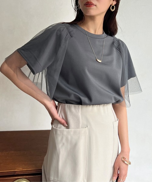 Chez toi(シェトワ)の「袖チュール重ね半袖プルオーバー(Tシャツ/カットソー・レディース・ライトグレー/オフホワイト/チャコールグレー/オリーブ・FREE)」の3枚目の写真