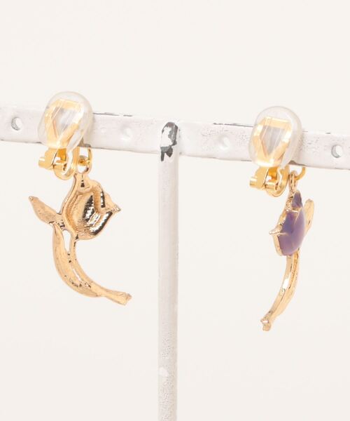 tone（トーン）の「【Occhocochoi】tulip earring(MA)（イヤリング・レディース・ゴールド・FREE）」の2枚目の写真