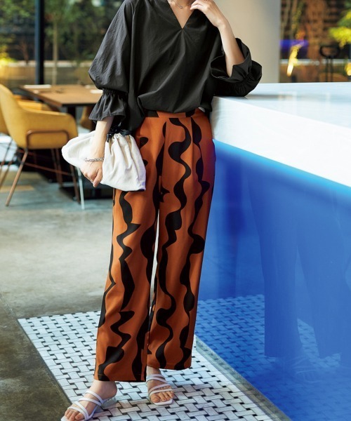 nissen（ニッセン）の「総柄タックストレートパンツ（その他パンツ・レディース・ネイビー系/ベージュ系/ブラウン系・L/M/S/LL）」の10枚目の写真