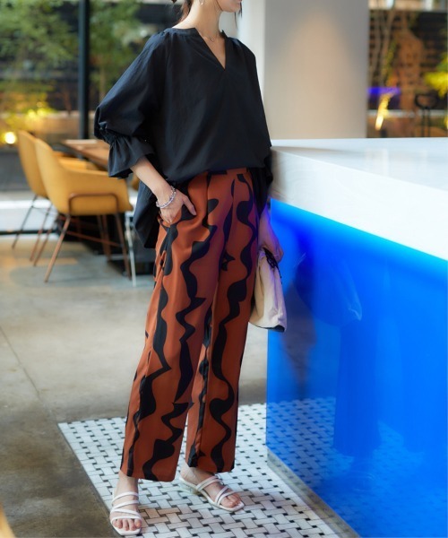 nissen（ニッセン）の「総柄タックストレートパンツ（その他パンツ・レディース・ネイビー系/ベージュ系/ブラウン系・L/M/S/LL）」の11枚目の写真