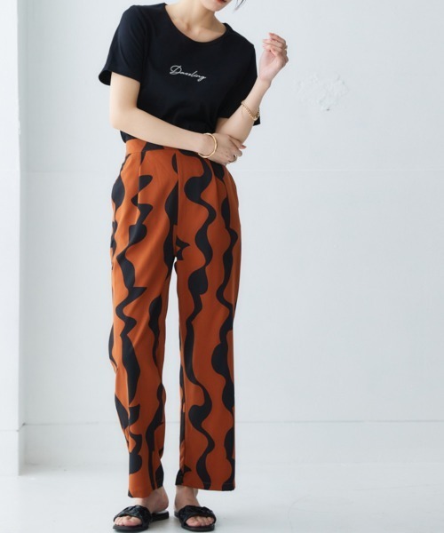 nissen（ニッセン）の「総柄タックストレートパンツ（その他パンツ・レディース・ネイビー系/ベージュ系/ブラウン系・L/M/S/LL）」の5枚目の写真