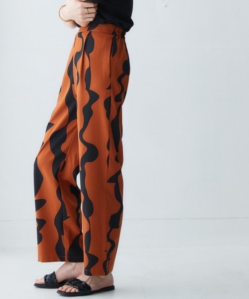 nissen（ニッセン）の「総柄タックストレートパンツ（その他パンツ・レディース・ネイビー系/ベージュ系/ブラウン系・L/M/S/LL）」の6枚目の写真