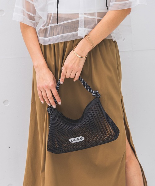 OUTDOOR PRODUCTS(アウトドアプロダクツ)の「【HEREIAM/OUTDOOR】メッシュミニショルダー(ショルダーバッグ・レディース・ブラック/レッド/ホワイト・FREE)」の3枚目の写真